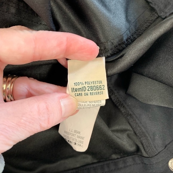 LL Bean lightweight poly shorts back velcro & zip pockets size 8  8 in inseam - Picture 4 of 6